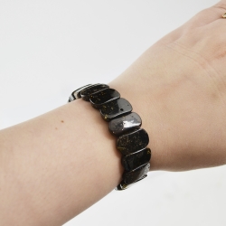 Dark green classic amber beads bracelet